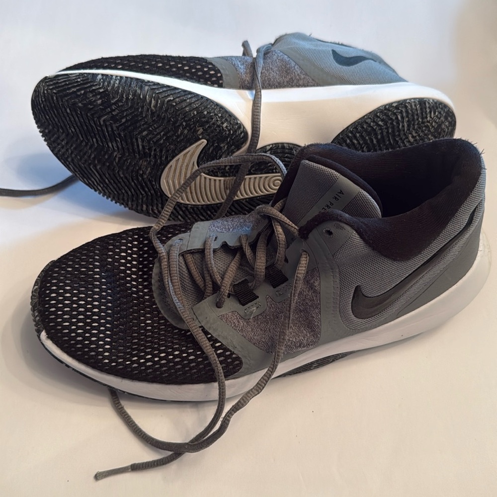 Nike Mens Air Precision Shoes Size 8.5

Great condition

Worn one season